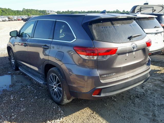 5TDKZRFH7HS508393 - 2017 TOYOTA HIGHLANDER GRAY photo 3