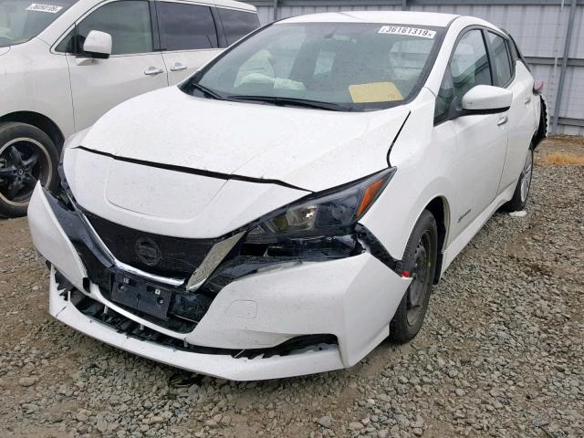 1N4AZ1CP5JC301359 - 2018 NISSAN LEAF S WHITE photo 2