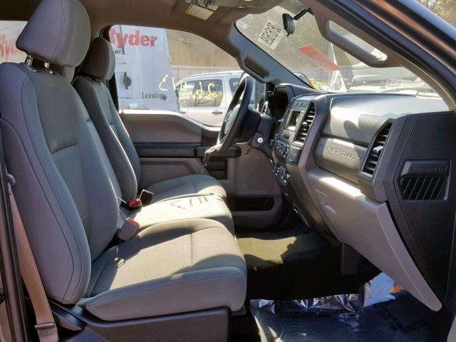 1FT7W2A60HED90270 - 2017 FORD F250 SUPER GRAY photo 5