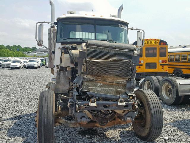 1M1AJ06Y66N003625 - 2006 MACK 600 CHN600 WHITE photo 9