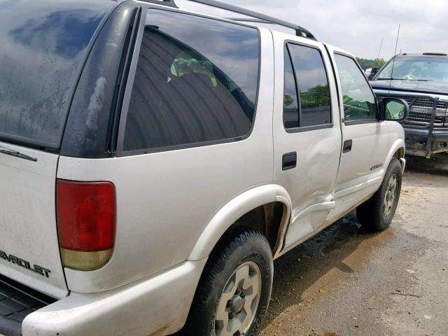 1GNDT13W12K211575 - 2002 CHEVROLET BLAZER WHITE photo 10