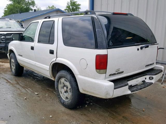 1GNDT13W12K211575 - 2002 CHEVROLET BLAZER WHITE photo 3