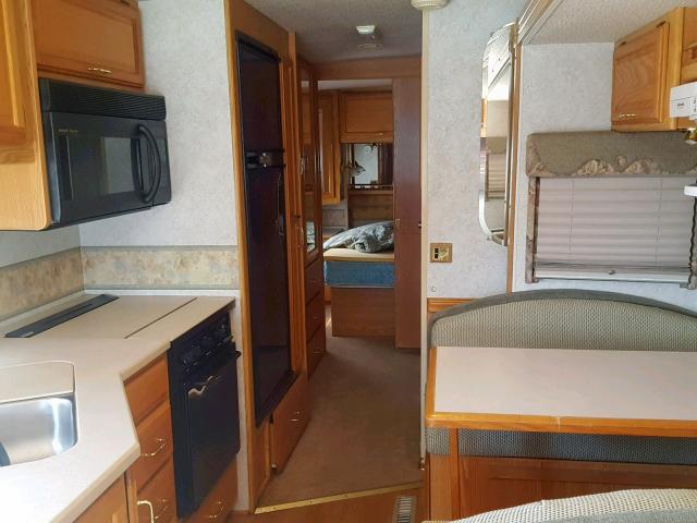 1FCNF53S110A16417 - 2001 WINNEBAGO ADVENTURER WHITE photo 6