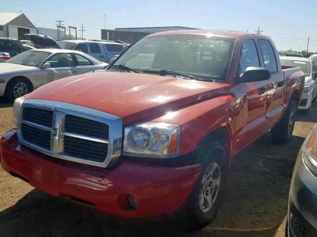 1D7HW48N755212100 - 2005 DODGE DAKOTA QUA RED photo 2