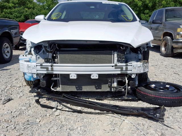 3FA6P0G76KR132634 - 2019 FORD FUSION S WHITE photo 9