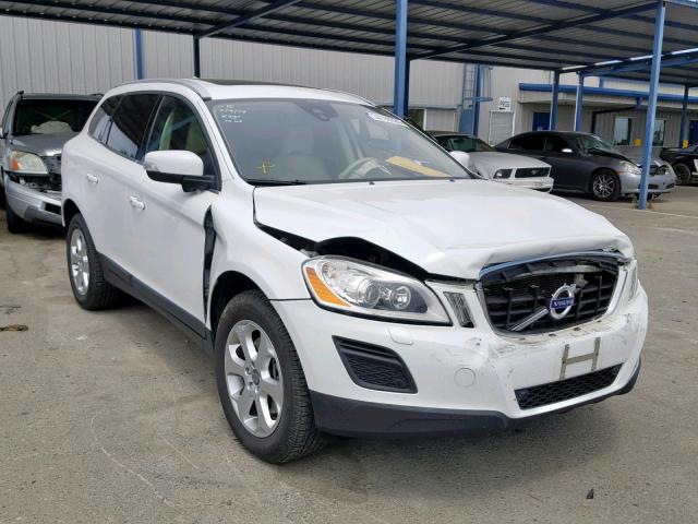 YV4940DL7D2372524 - 2013 VOLVO XC60 3.2 WHITE photo 1