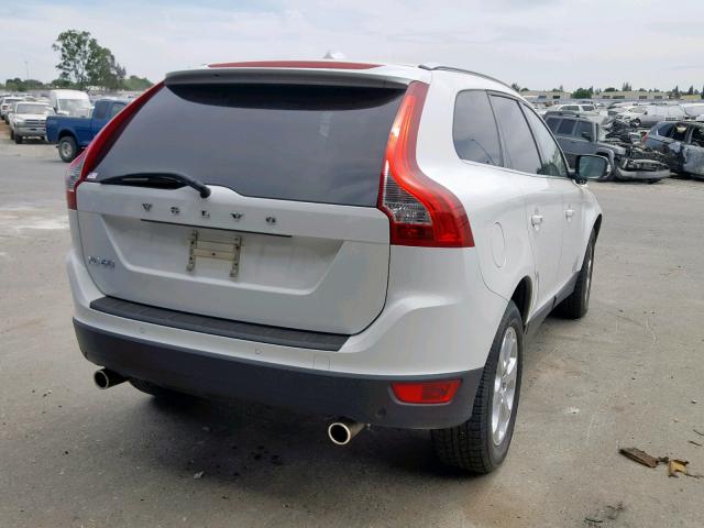 YV4940DL7D2372524 - 2013 VOLVO XC60 3.2 WHITE photo 4