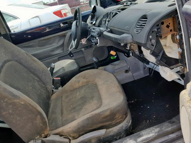 3VWCS21C11M409423 - 2001 VOLKSWAGEN NEW BEETLE أزرق صورة 5