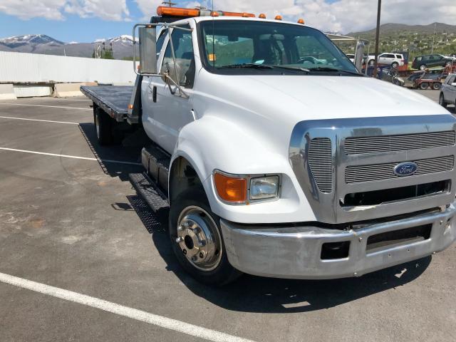 3FRNX65F45V203217 - 2005 FORD F650 SUPER WHITE photo 2