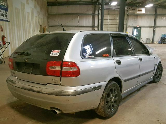 YV1VW295X2F837685 - 2002 VOLVO V40 1.9T SILVER photo 4