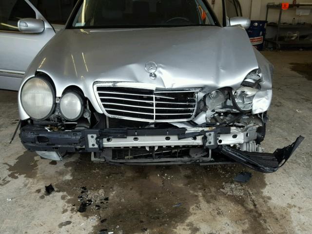 WDBJH65J7YB104517 - 2000 MERCEDES-BENZ E 320 SILVER photo 7