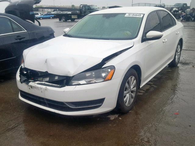 1VWAP7A33CC037013 - 2012 VOLKSWAGEN PASSAT S WHITE photo 2