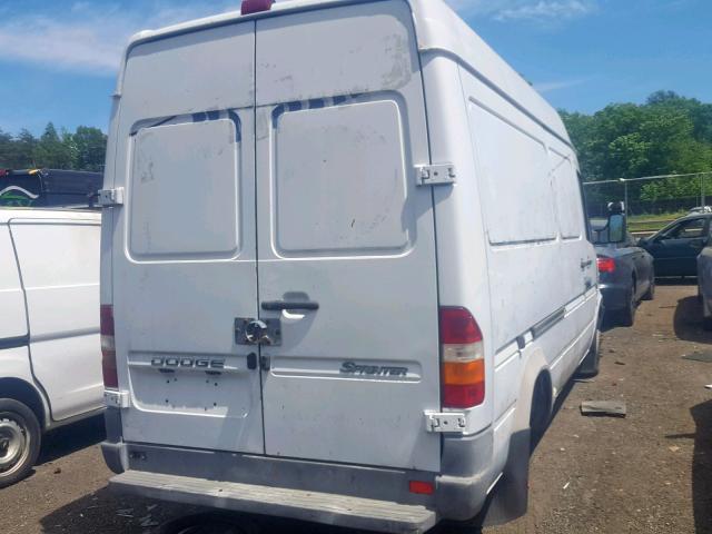 WD2PD444955745104 - 2005 DODGE SPRINTER WHITE photo 4