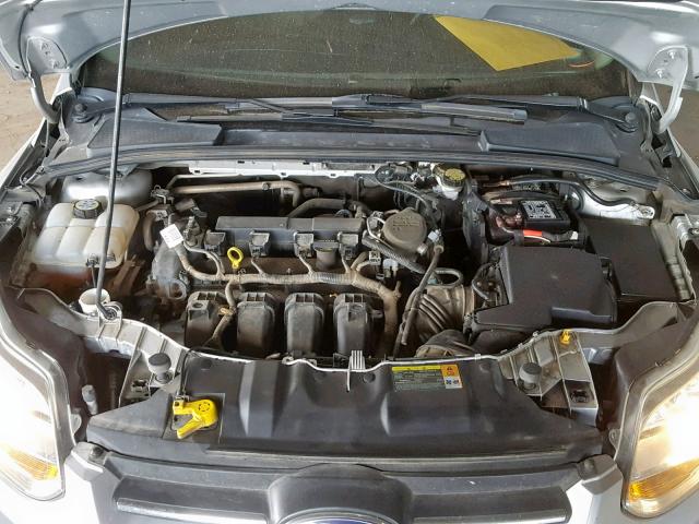 1FAHP3F24CL377786 - 2012 FORD FOCUS SE SILVER photo 7