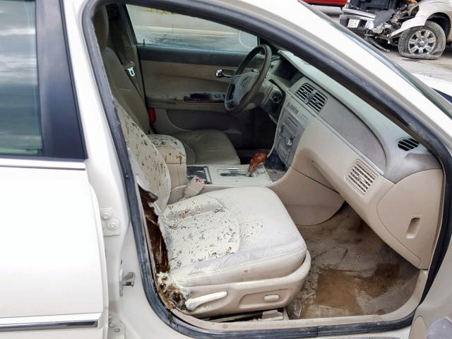 2G4WD532751324420 - 2005 BUICK LACROSSE C WHITE photo 5