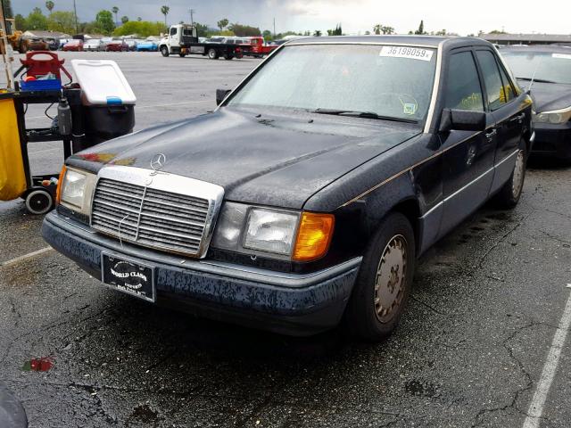 WDBEB28EXPC003796 - 1993 MERCEDES-BENZ 300 D BLACK photo 2