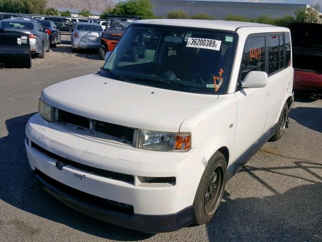 JTLKT324564115300 - 2006 TOYOTA SCION XB Weiß Foto 2