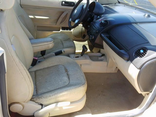 3VWRF31Y26M303828 - 2006 VOLKSWAGEN NEW BEETLE Bej foto 5