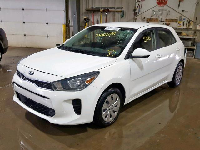 3KPA25AB7JE095497 - 2018 KIA RIO LX WHITE photo 2