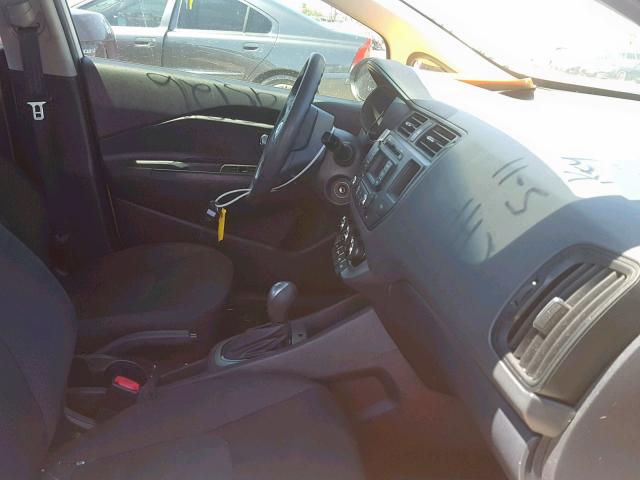 KNADM4A31D6155386 - 2013 KIA RIO LX SILVER photo 5