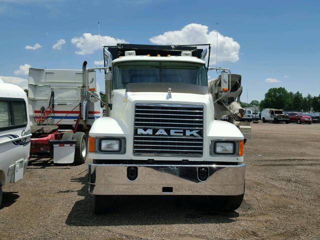 1M1AJ06Y27N009777 - 2007 MACK 600 CHN600 WHITE photo 9