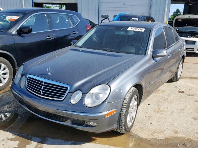 WDBUF56J96A790882 - 2006 MERCEDES-BENZ E 350 GRAY photo 2