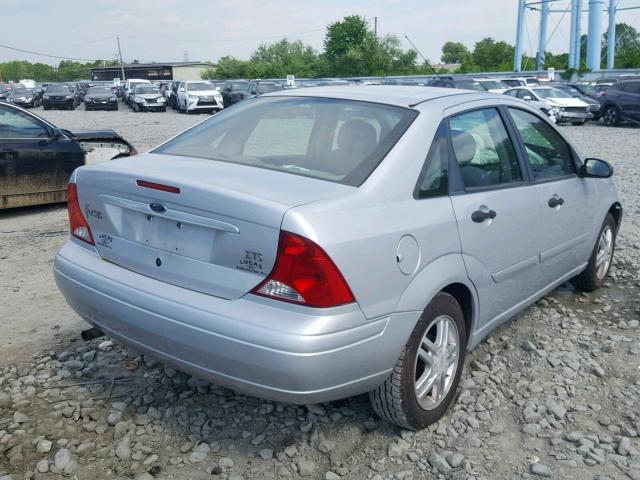 1FAFP38Z74W124088 - 2004 FORD FOCUS ZTS SILVER photo 4
