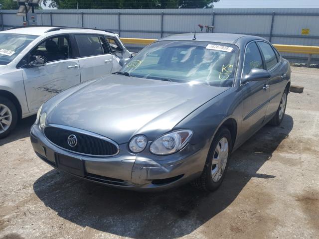 2G4WC532551330848 - 2005 BUICK LACROSSE C GRAY photo 2