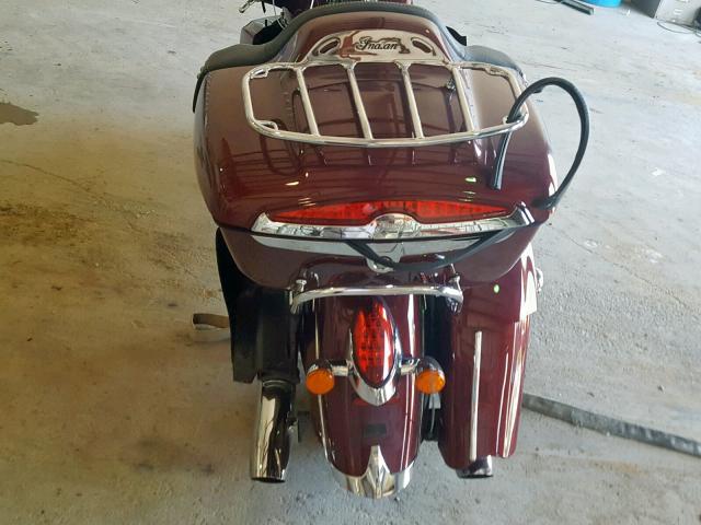 56KTRAAAXH3343984 - 2017 INDIAN MOTORCYCLE CO. ROADMASTER RED photo 6