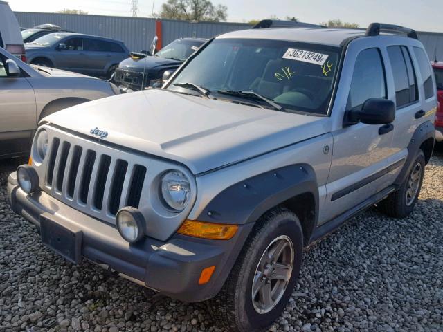 1J4GL38K85W726779 - 2005 JEEP LIBERTY RE Gümüş foto 2
