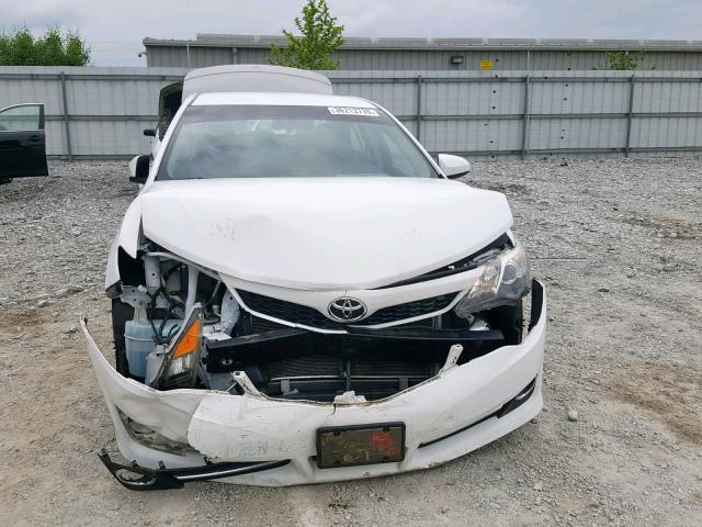 4T1BF1FK6CU554061 - 2012 TOYOTA CAMRY BASE WHITE photo 9