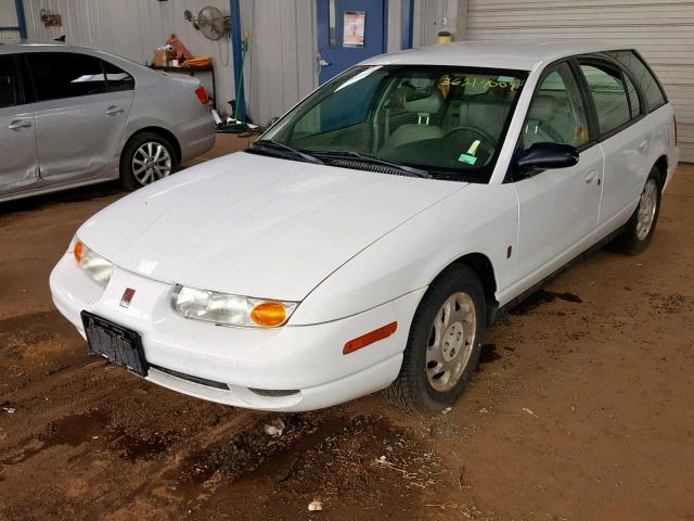 1G8ZJ8278YZ105626 - 2000 SATURN SW2 WHITE photo 2