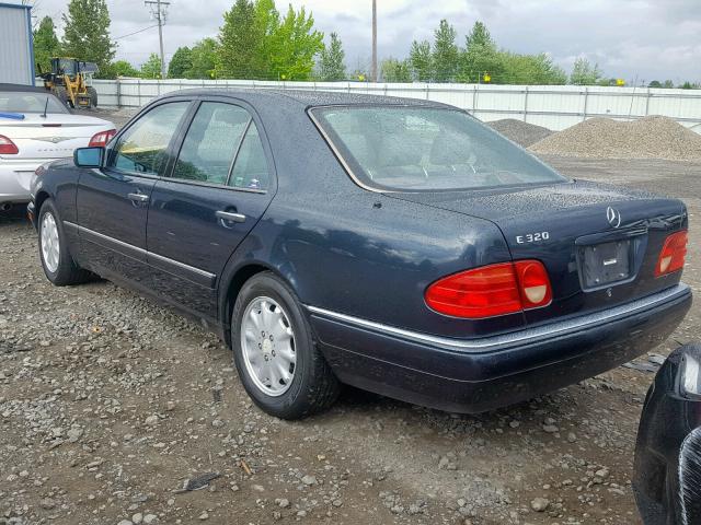 WDBJF55F7TJ021888 - 1996 MERCEDES-BENZ E 320 BLUE photo 3