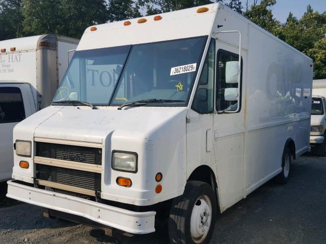 4UZA4FA42YCG94860 - 2000 FREIGHTLINER CHASSIS M WHITE photo 2