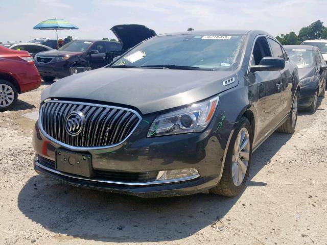 1G4GA5G37GF228024 - 2016 BUICK LACROSSE BROWN photo 2