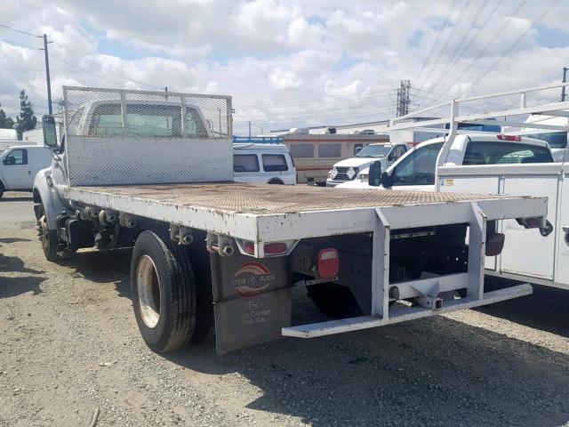 3FDNF65202MA21931 - 2002 FORD F650 SUPER WHITE photo 3