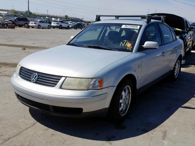 WVWMA63B9XE494337 - 1999 VOLKSWAGEN PASSAT GLS SILVER photo 2