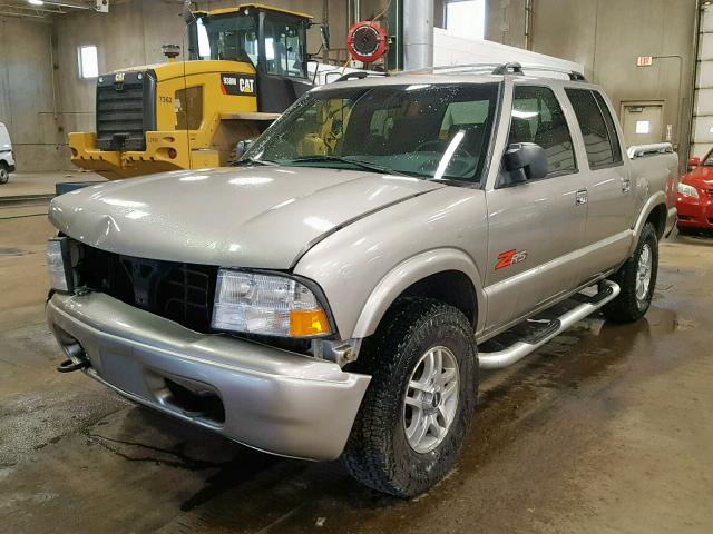 1GTDT13W72K194726 - 2002 GMC SONOMA SILVER photo 2