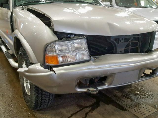 1GTDT13W72K194726 - 2002 GMC SONOMA SILVER photo 9