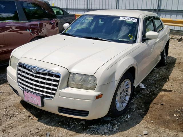 2C3KA43R97H600307 - 2007 CHRYSLER 300 CREAM photo 2