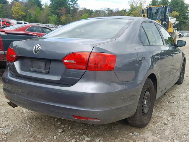 3VW1K7AJ8DM396029 - 2013 VOLKSWAGEN JETTA BASE GRAY photo 4