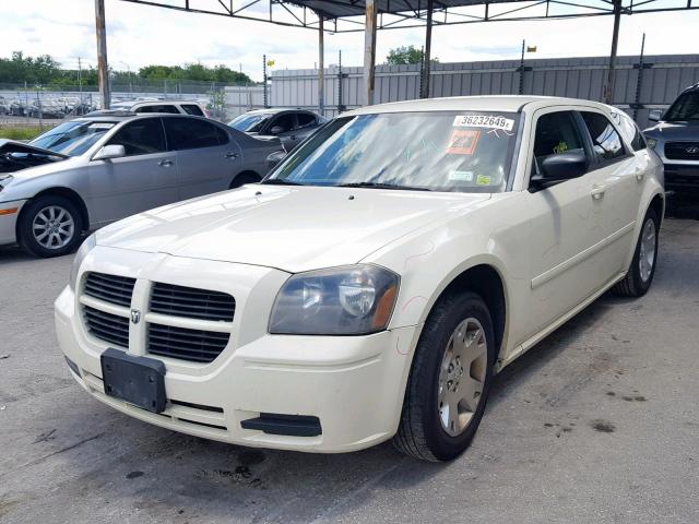 2D4FV48T25H605953 - 2005 DODGE MAGNUM SE WHITE photo 2