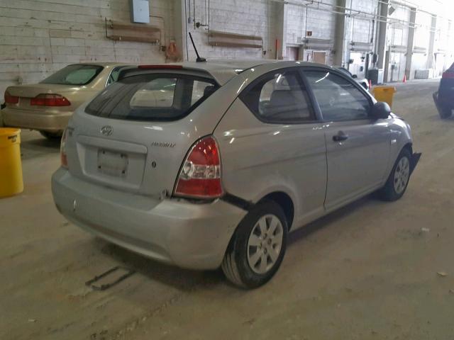 KMHCM36C68U102715 - 2008 HYUNDAI ACCENT GS SILVER photo 4