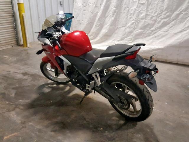 MLHMC4116B5001213 - 2011 HONDA CBR250 R RED photo 3