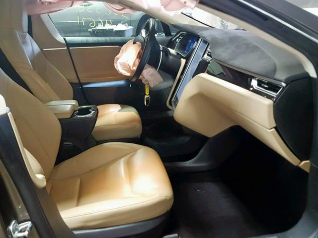 5YJSA1E25FF105200 - 2015 TESLA MODEL S ვერცხლისფერი ფოტო 5