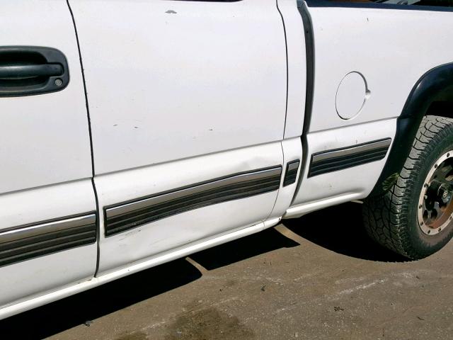 2GCEK19T011299322 - 2001 CHEVROLET SILVERADO WHITE photo 10