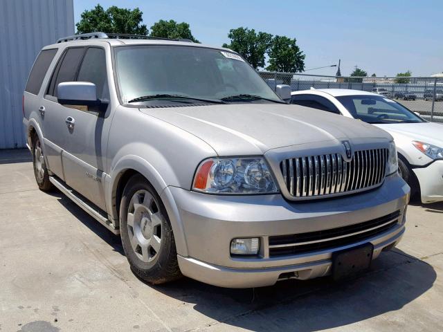 5LMFU28506LJ08208 - 2006 LINCOLN NAVIGATOR SILVER photo 1