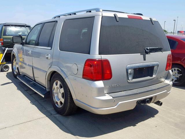 5LMFU28506LJ08208 - 2006 LINCOLN NAVIGATOR SILVER photo 3