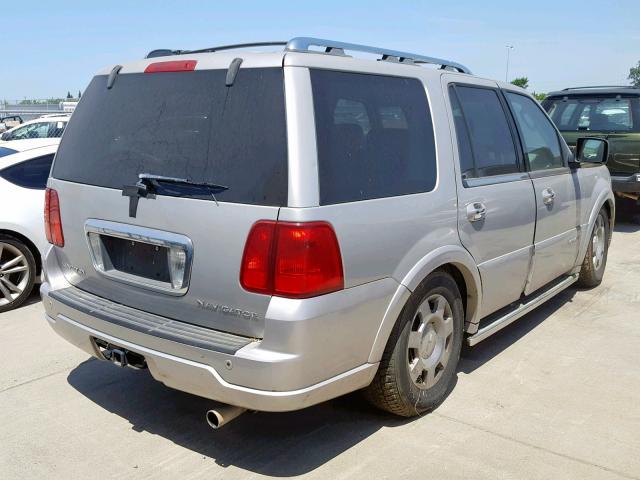 5LMFU28506LJ08208 - 2006 LINCOLN NAVIGATOR SILVER photo 4