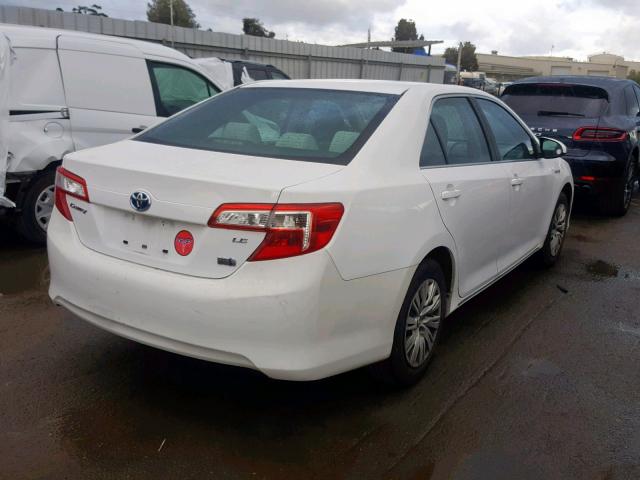 4T1BD1FK1DU076798 - 2013 TOYOTA CAMRY HYBR WHITE photo 4